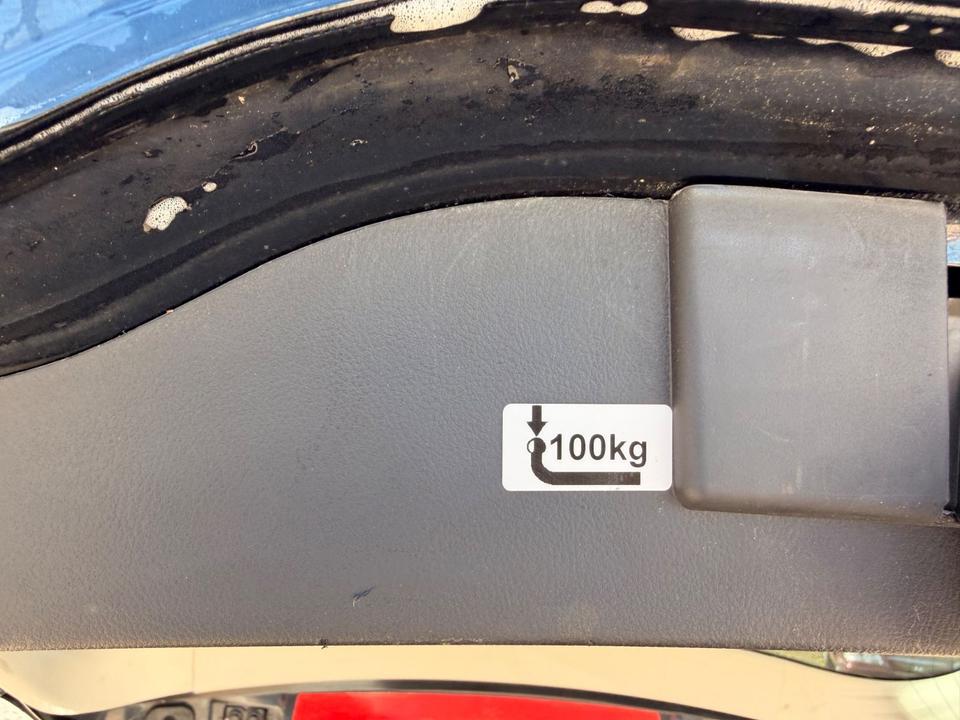 Ford S-Max 2013 — photo 21