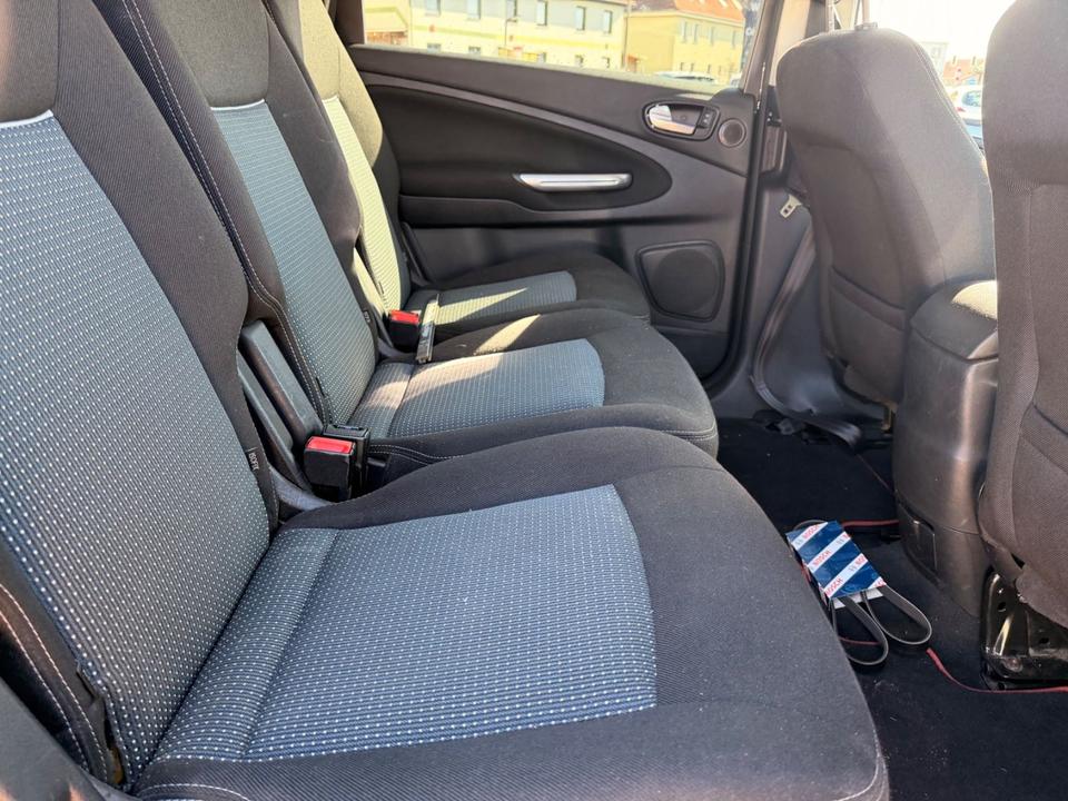 Ford S-Max 2013 — photo 24