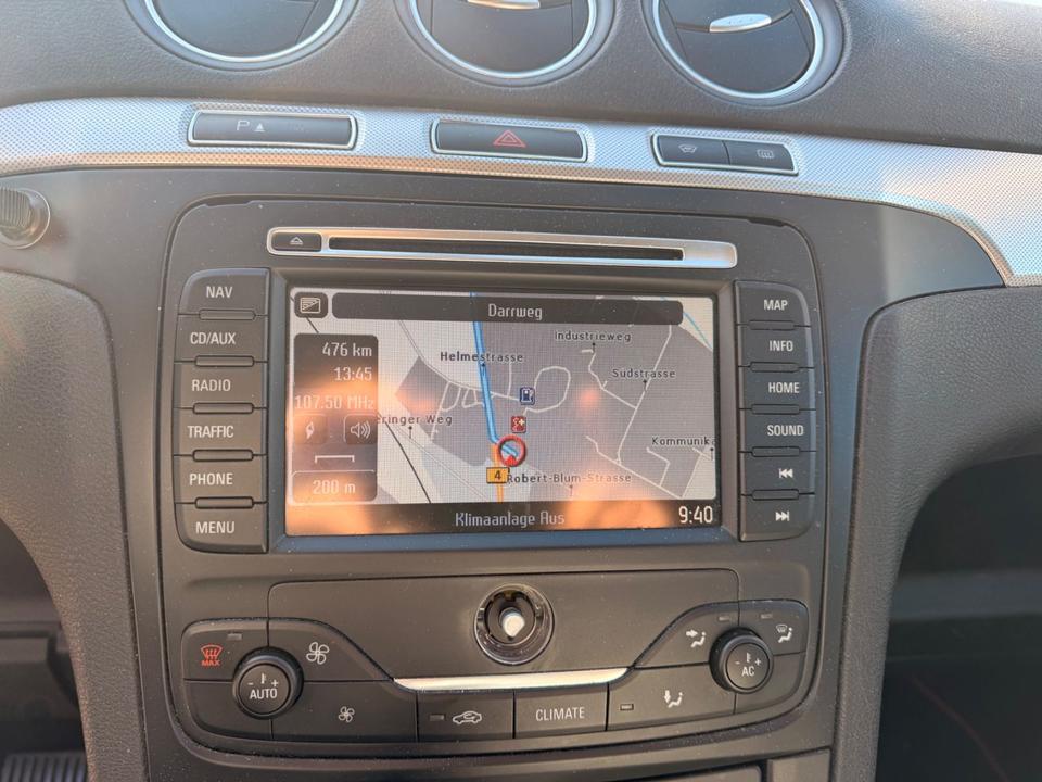 Ford S-Max 2013 — photo 9