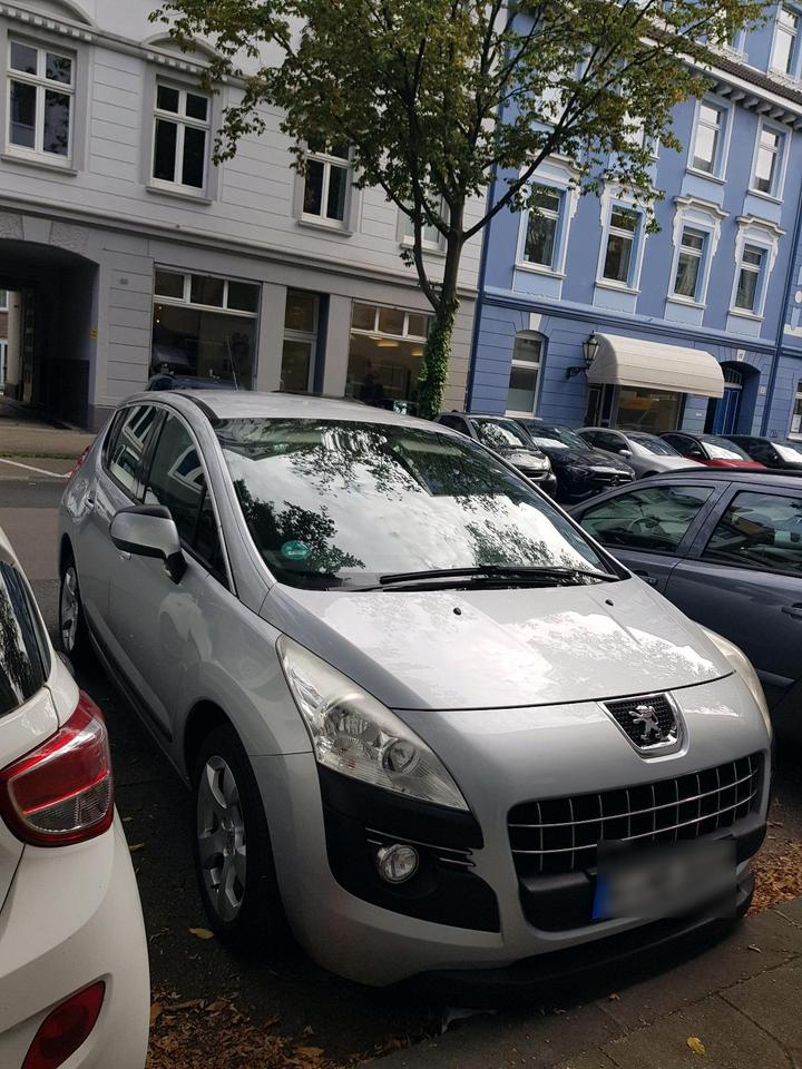 Peugeot 3008 2014 — rear view
