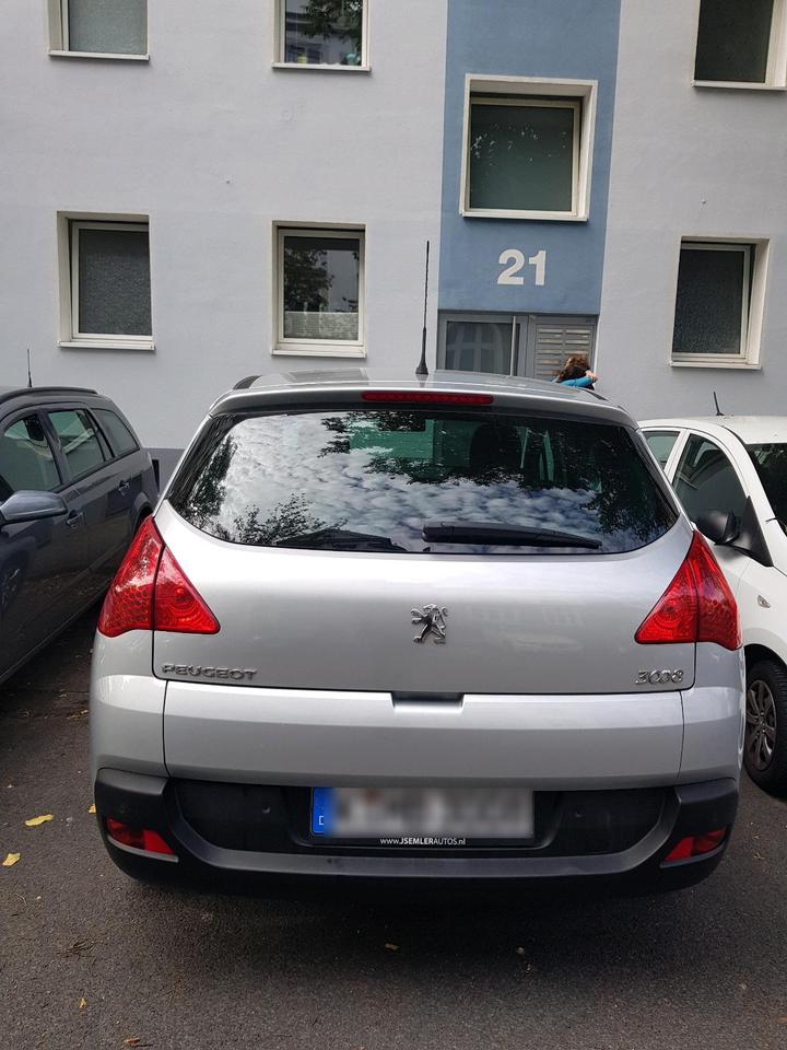 Peugeot 3008 2014 — interior