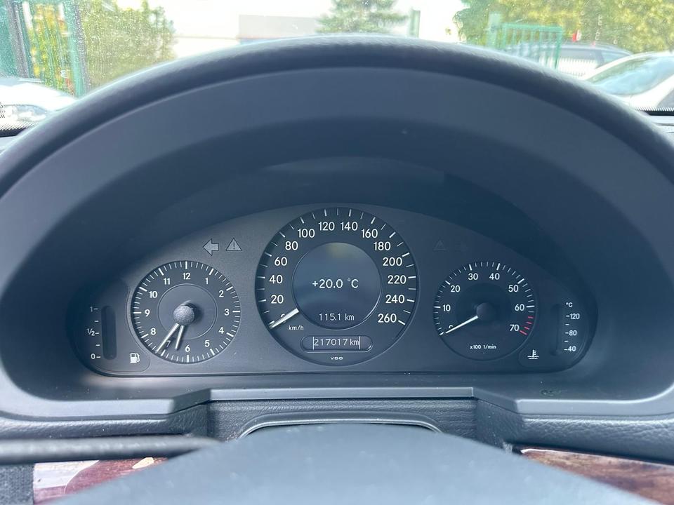 Mercedes Benz E 200 2005 — photo 13