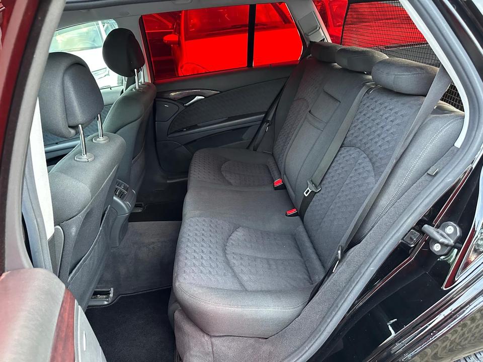 Mercedes Benz E 200 2005 — photo 17