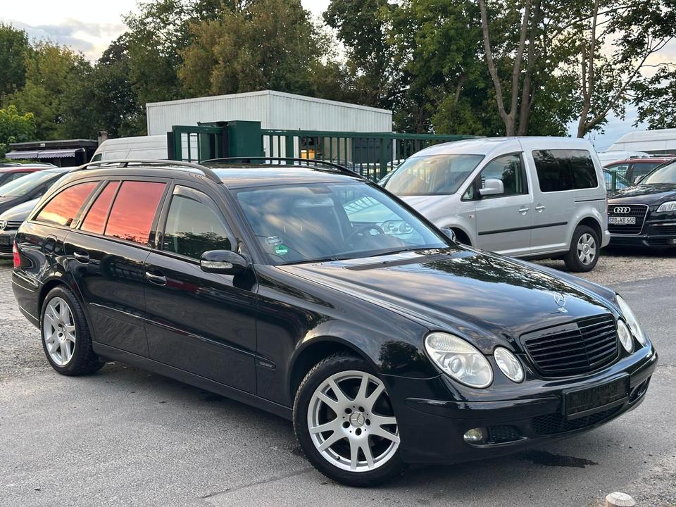 Mercedes Benz E 200 2005 — interior