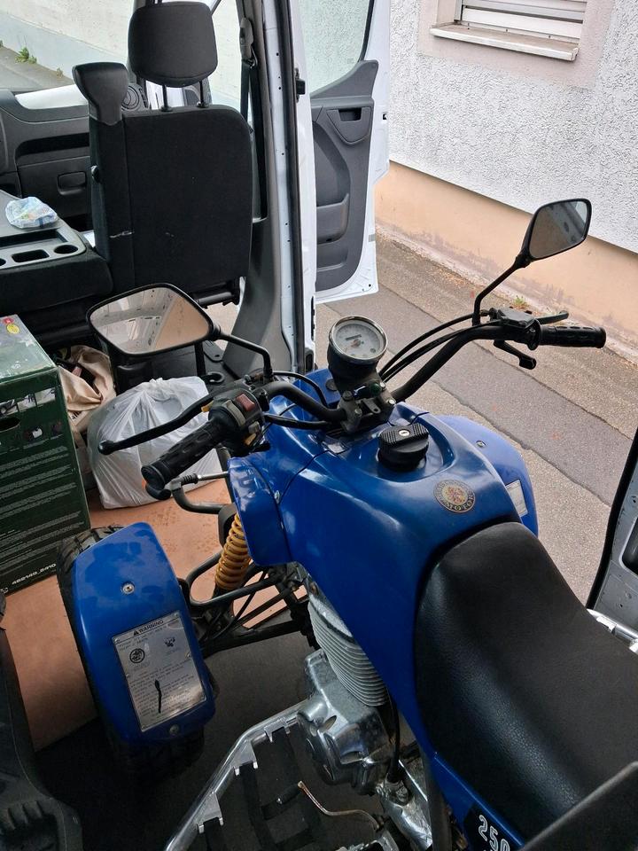 Weitere Motorräder Quad SMC BAROSSA 250 Bj. 5933 KM 2004 — interior