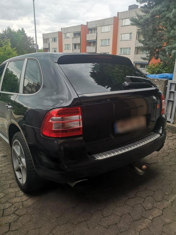 Porsche Cayenne 2006 — rear view