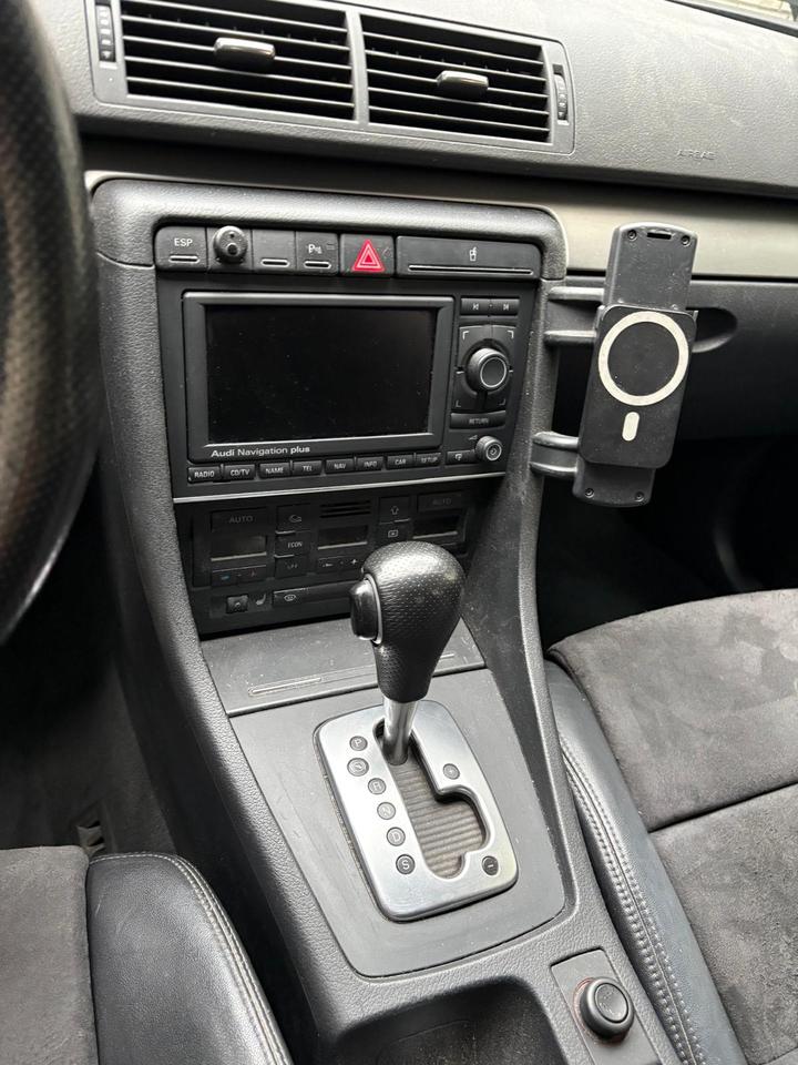 Audi A4 2005 — photo 13
