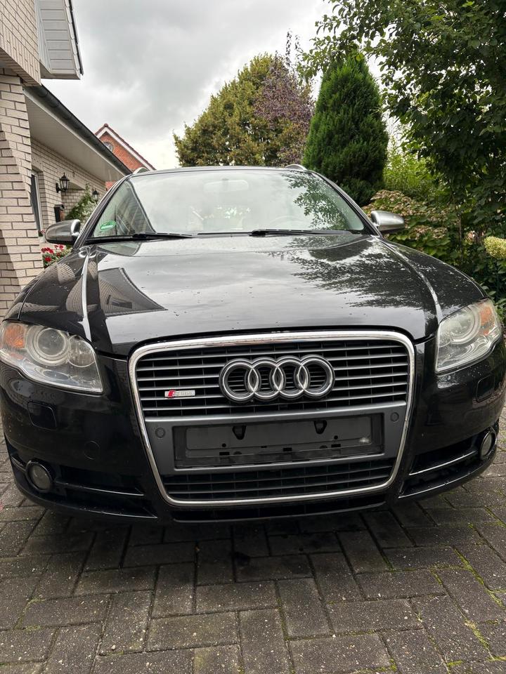 Audi A4 2005 — rear view