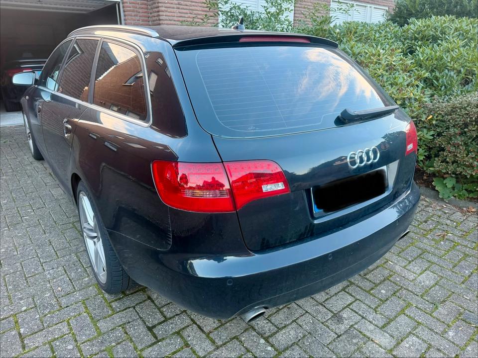 Audi A6 2005 — вигляд ззаду