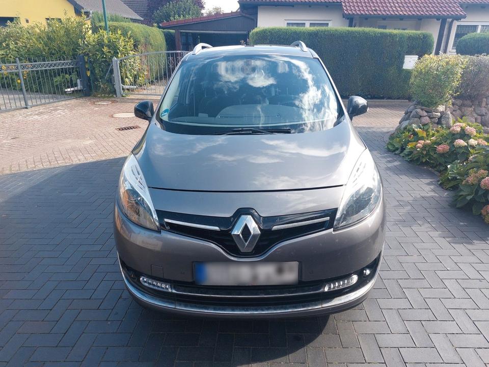 Renault Grand Scenic 2013 — салон