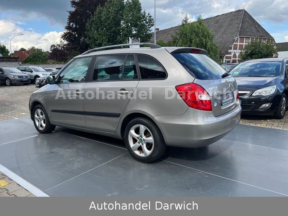 Skoda Fabia 2012 — салон