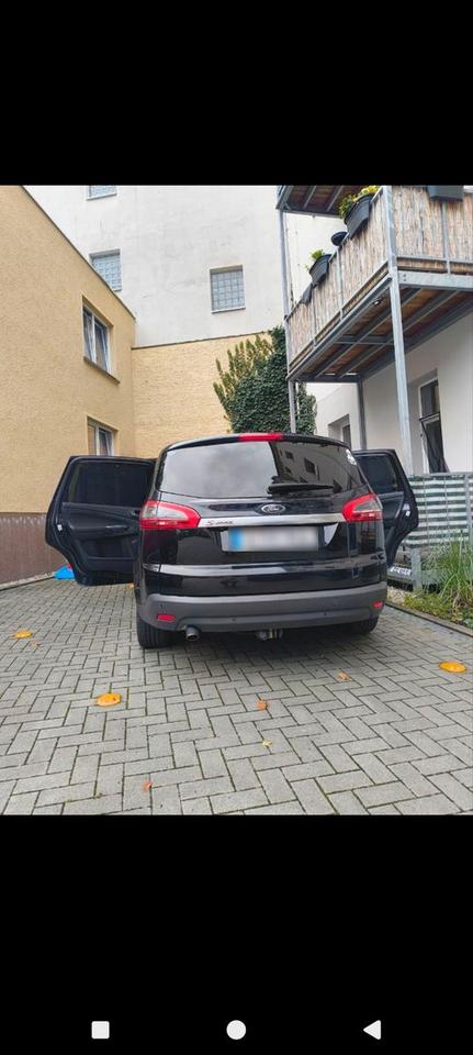 Ford S-Max 2012 — rear view