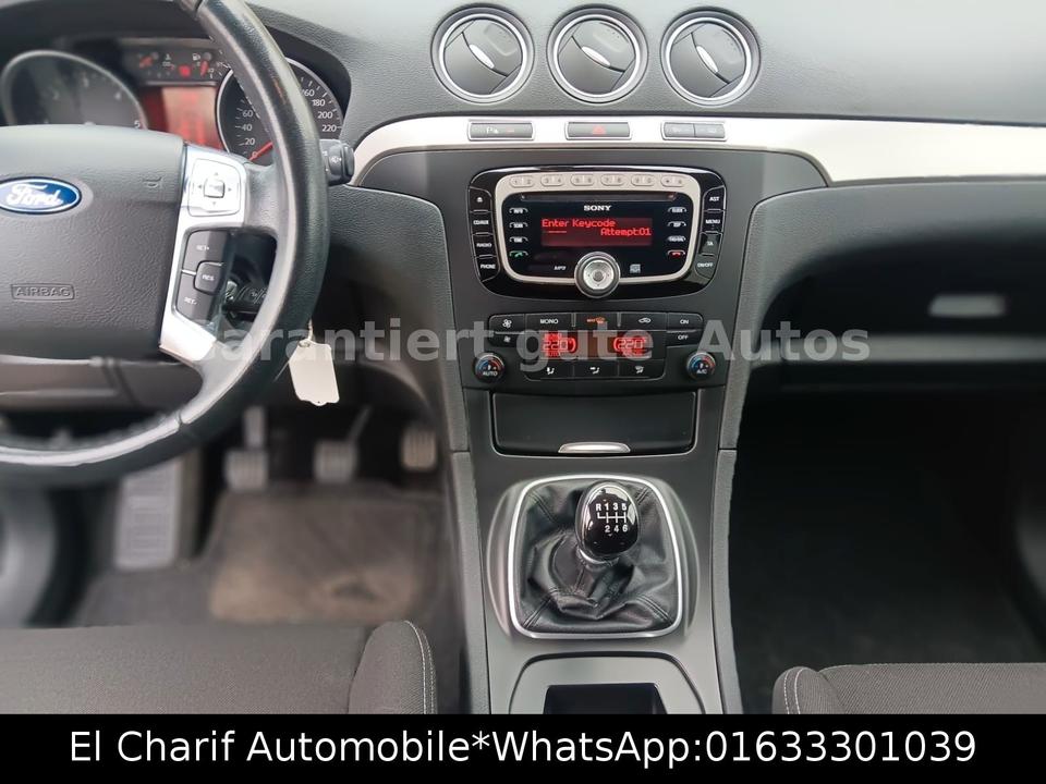 Ford S-Max 2013 — photo 11