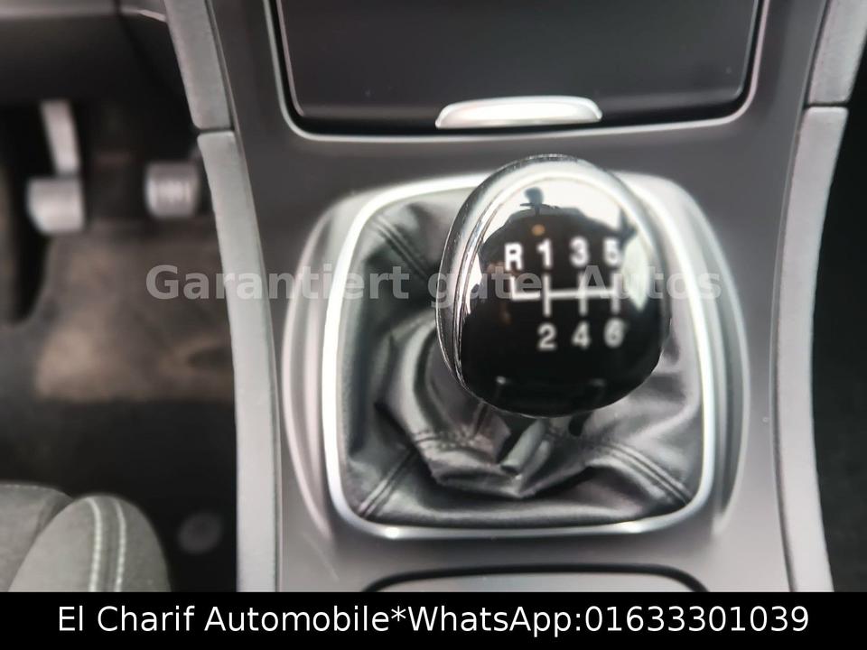 Ford S-Max 2013 — photo 19