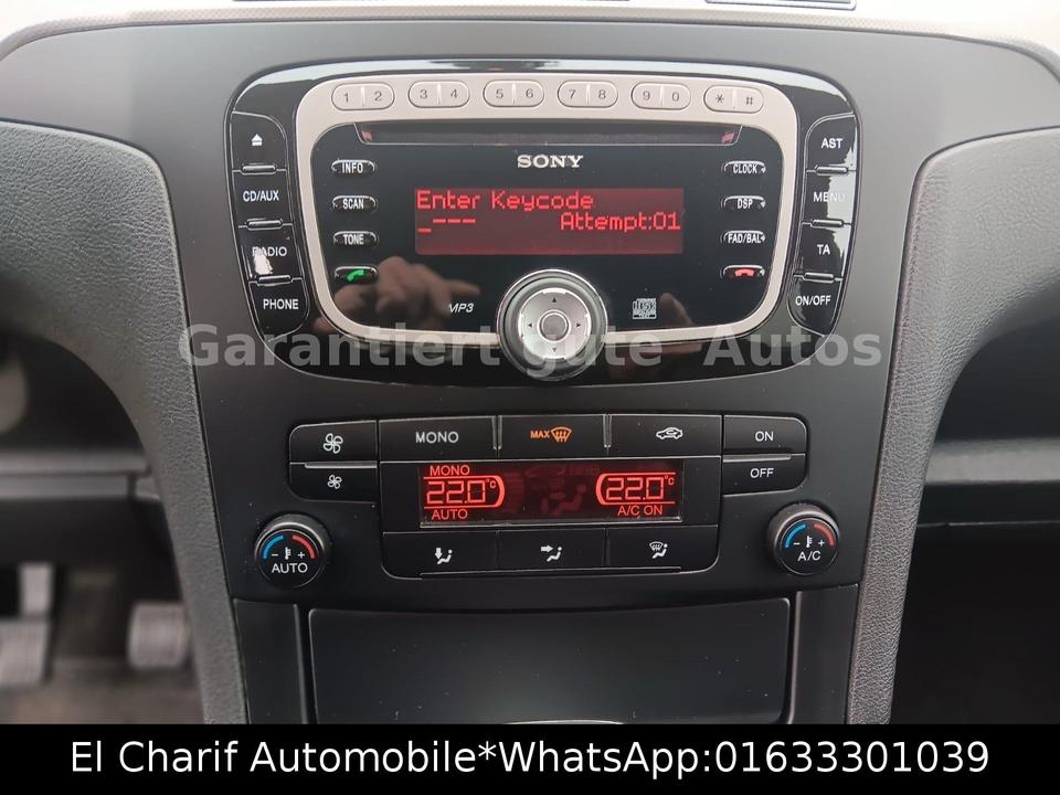 Ford S-Max 2013 — photo 20