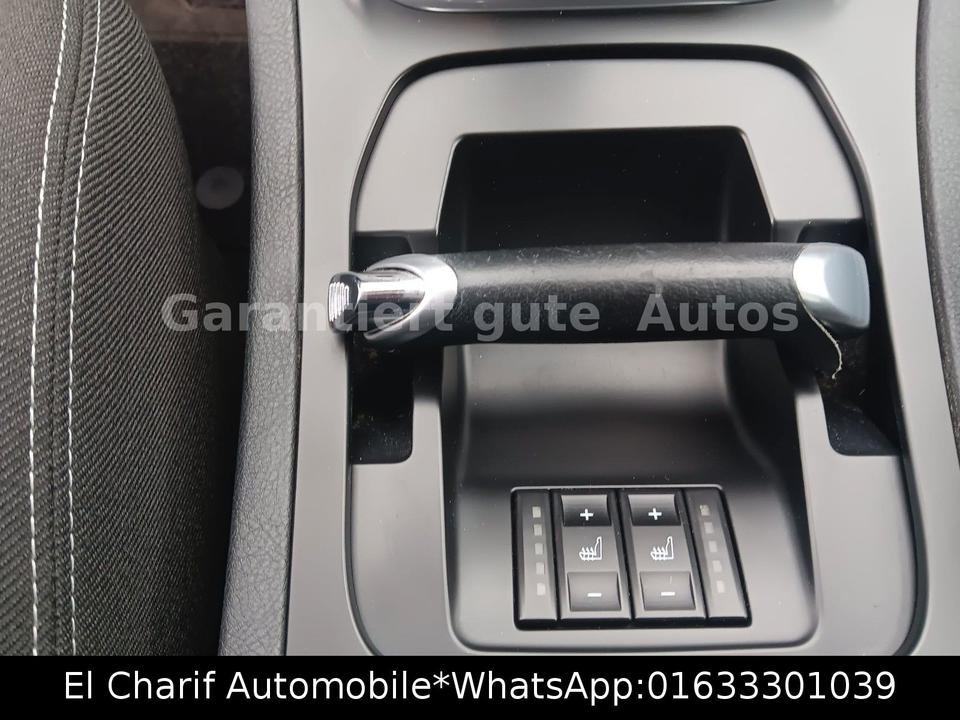 Ford S-Max 2013 — photo 21