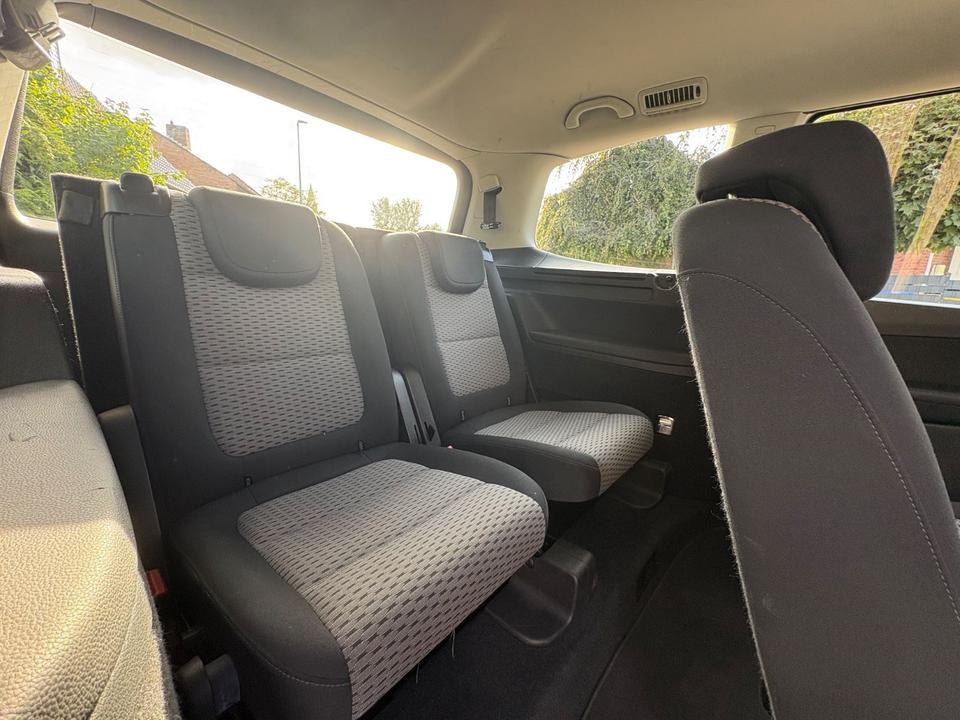 Volkswagen Sharan 2011 — photo 10