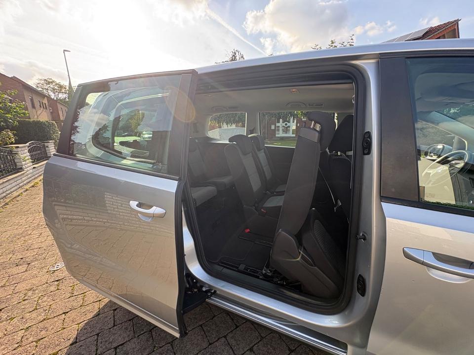 Volkswagen Sharan 2011 — photo 11