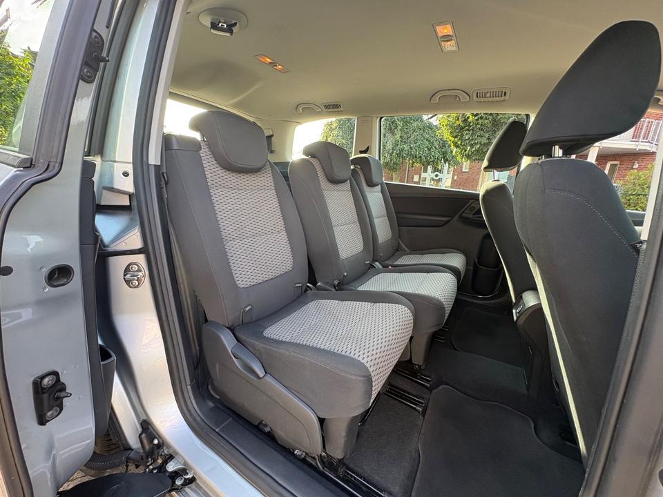 Volkswagen Sharan 2011 — photo 12