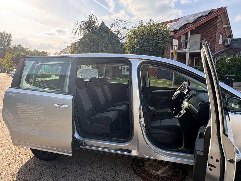 Volkswagen Sharan 2011 — photo 13