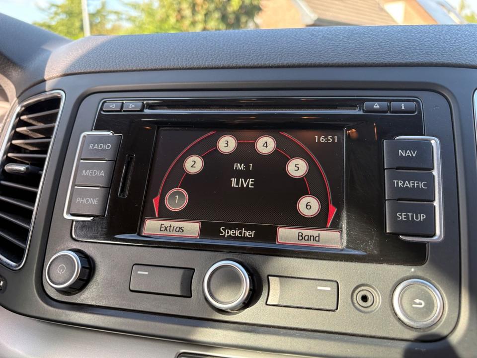 Volkswagen Sharan 2011 — photo 19