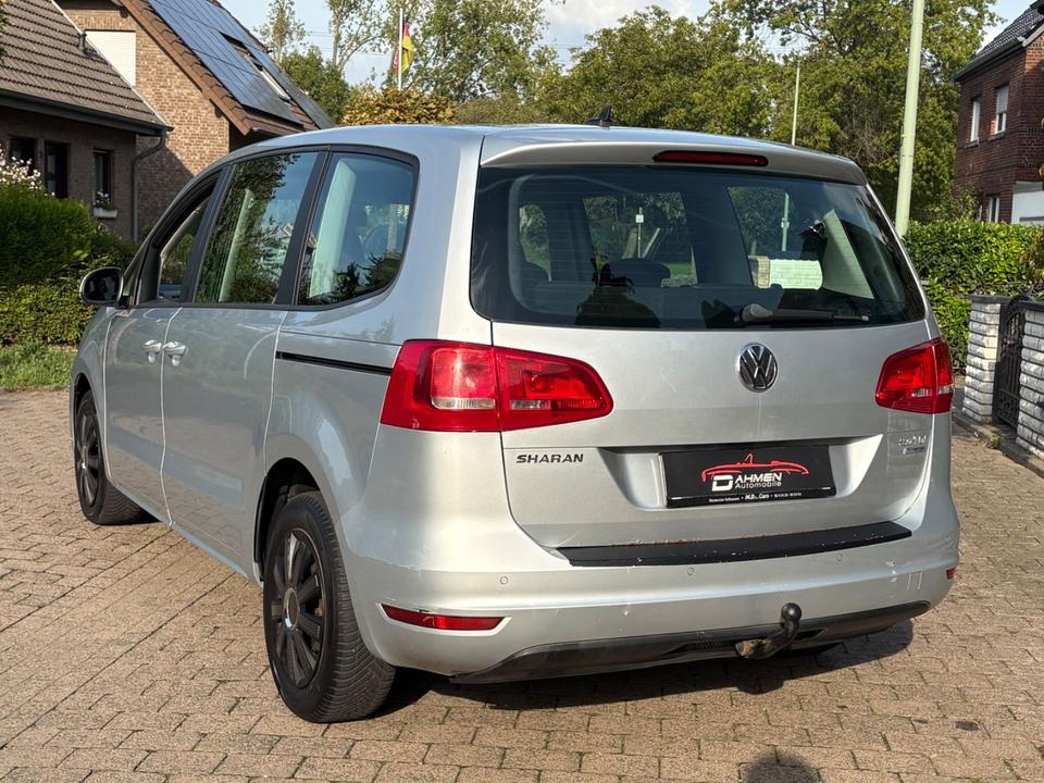 Volkswagen Sharan 2011 — interior