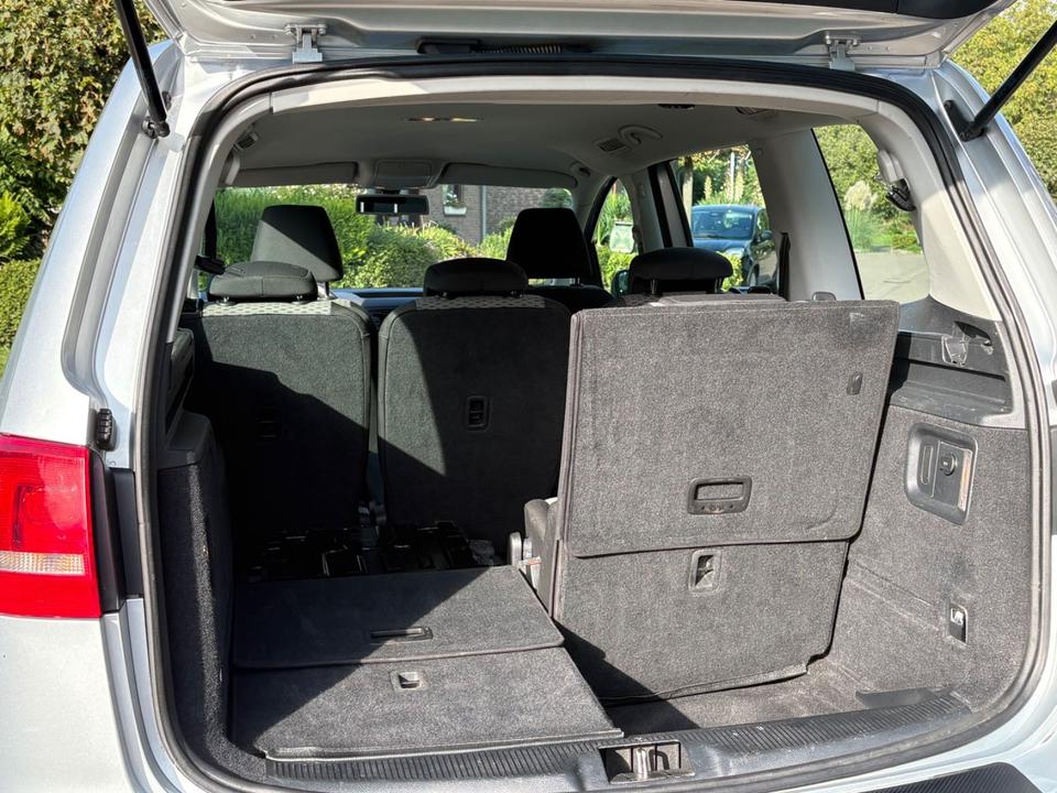 Volkswagen Sharan 2011 — photo 8