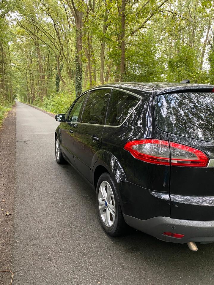 Ford S-Max 2011 — двигун