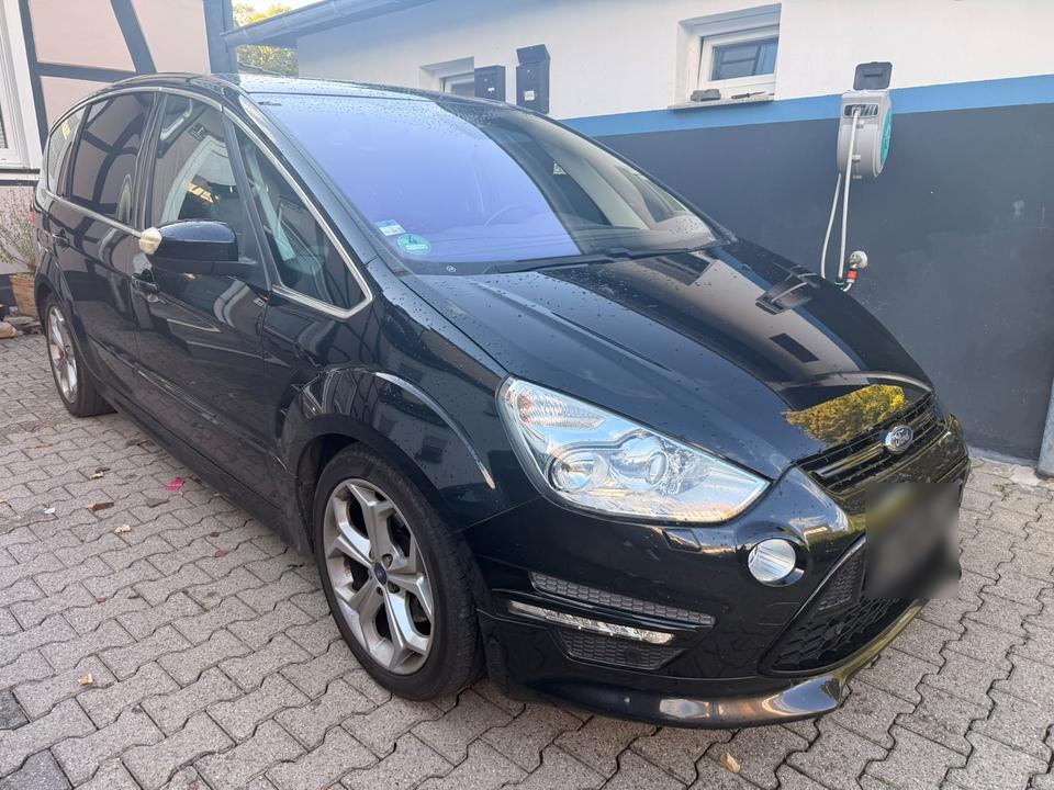 Ford S-Max 2012 — rear view