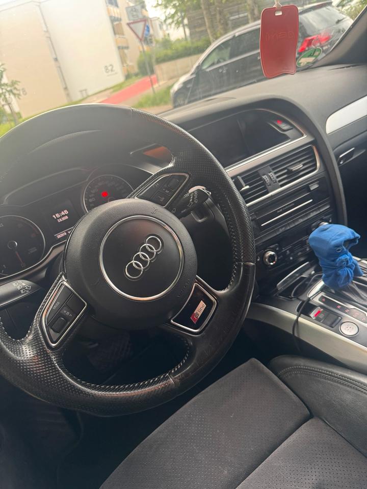 Audi A4 2012 — photo 10