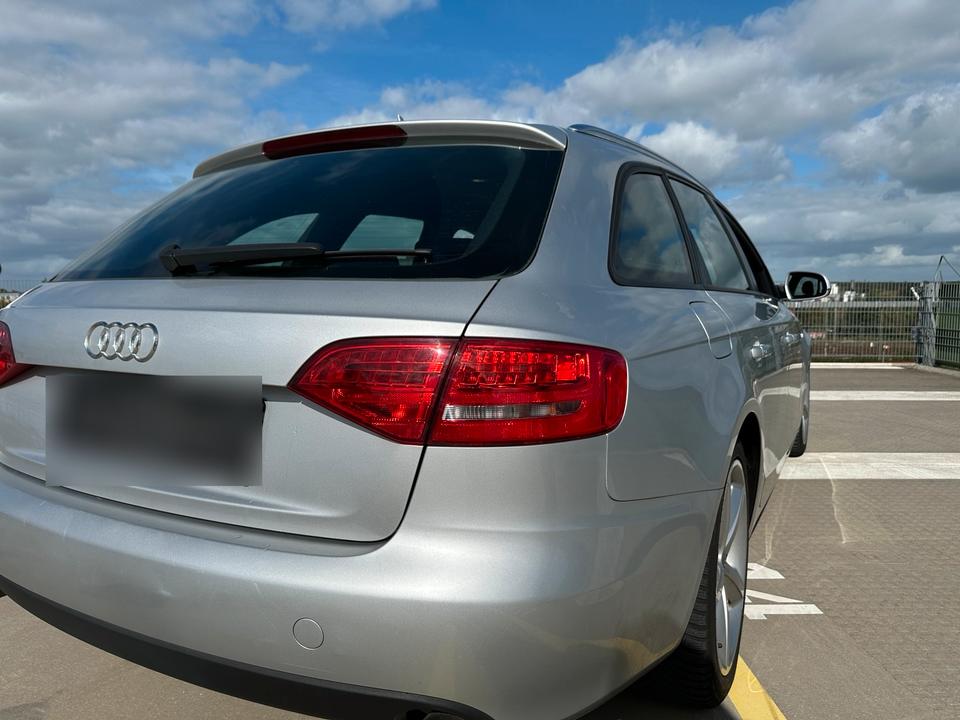 Audi A4 2011 — photo 10