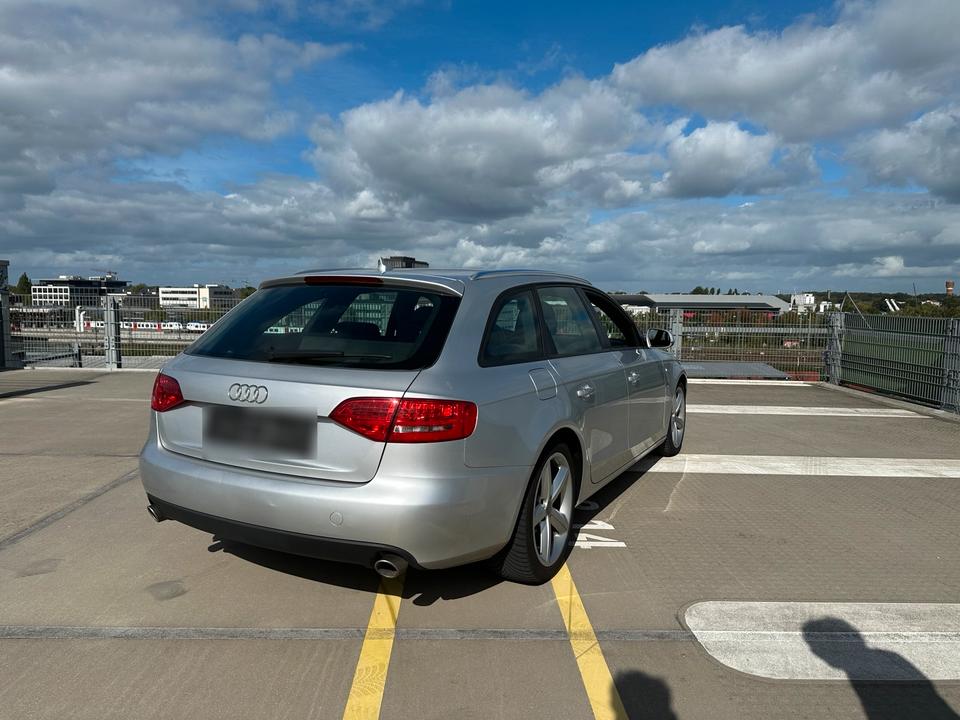Audi A4 2011 — photo 11
