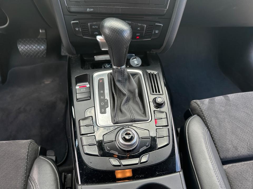 Audi A4 2011 — photo 14