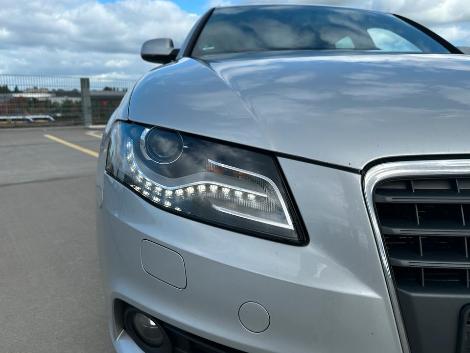 Audi A4 2011 — photo 19