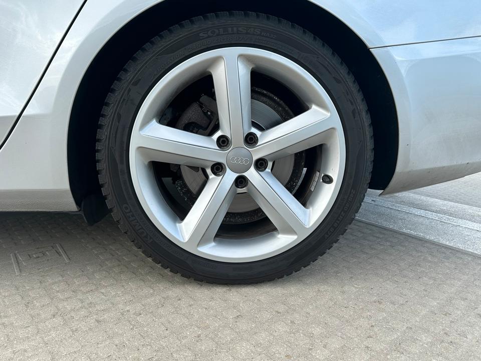 Audi A4 2011 — photo 5