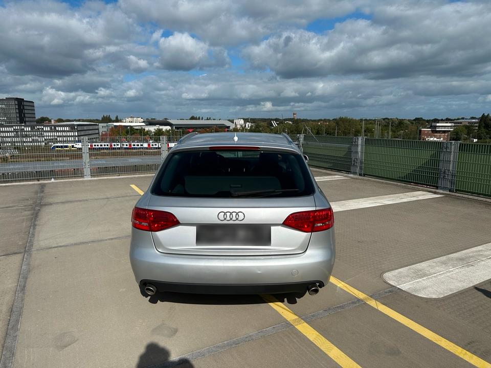 Audi A4 2011 — photo 9