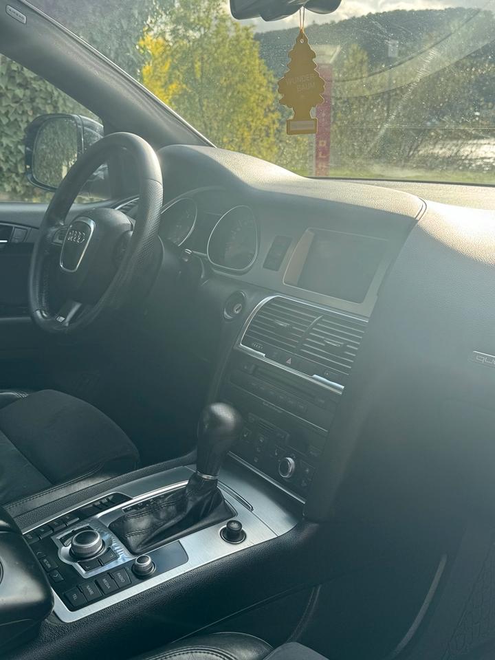 Audi Q7 2008 — engine