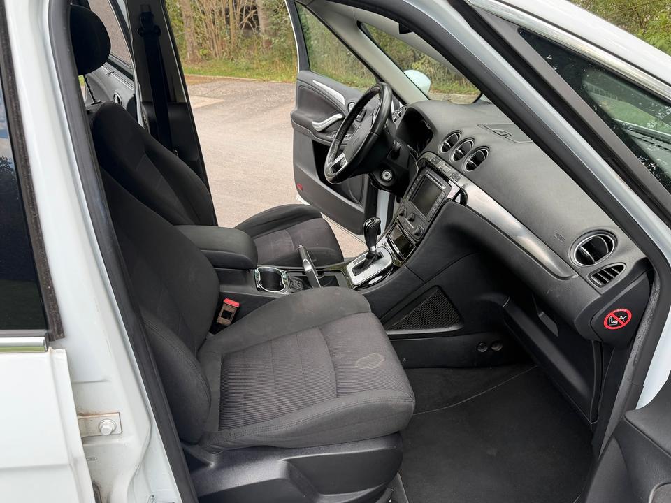 Ford S-Max 2013 — photo 12