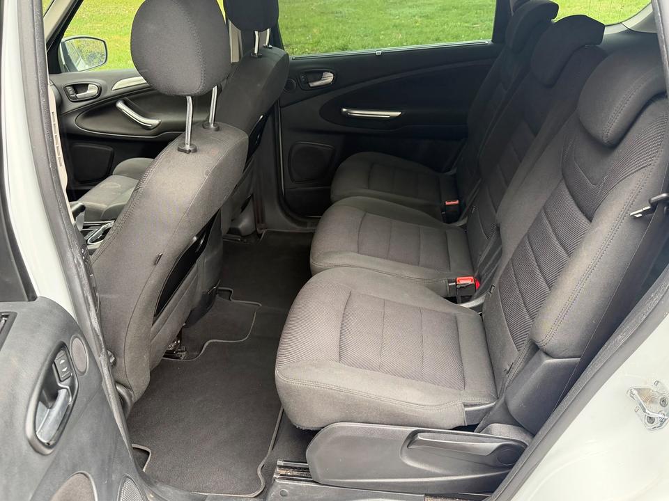 Ford S-Max 2013 — photo 15