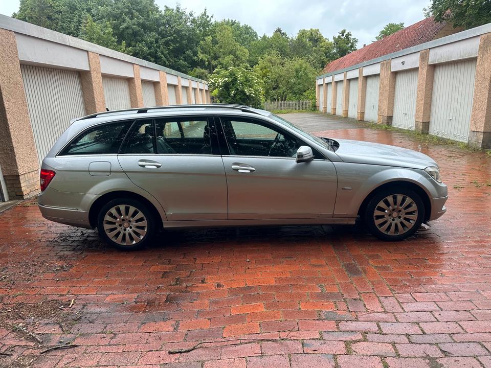 Mercedes Benz 200 2010 — photo 11
