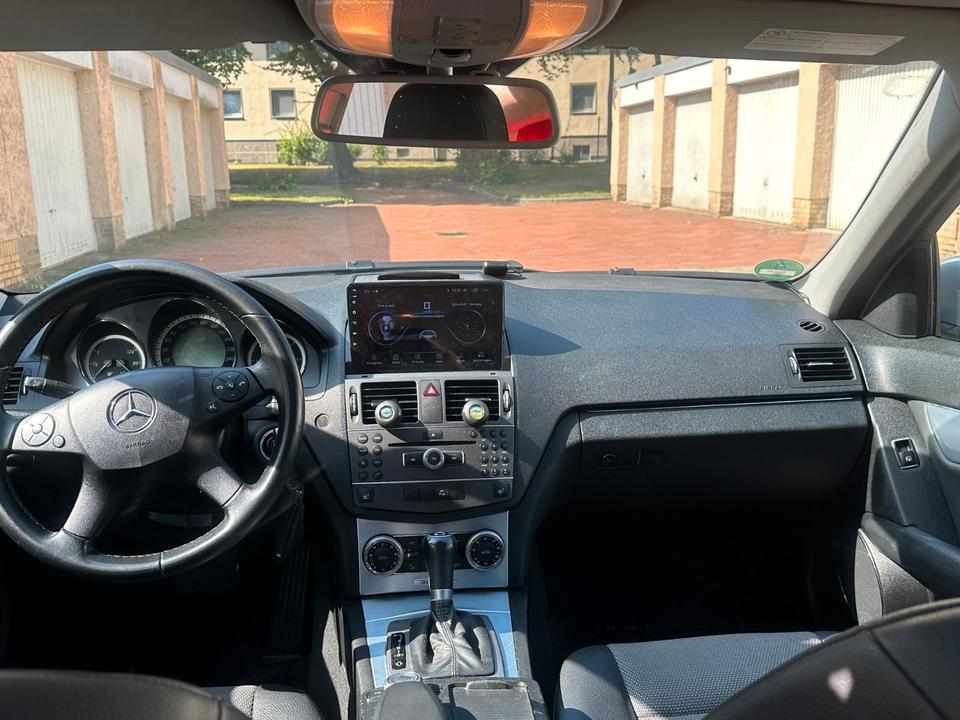 Mercedes Benz 200 2010 — photo 15