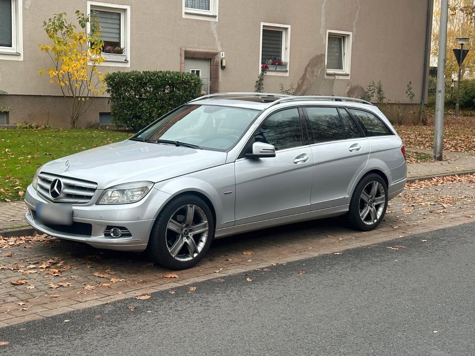 Mercedes Benz 200 2010 — rear view