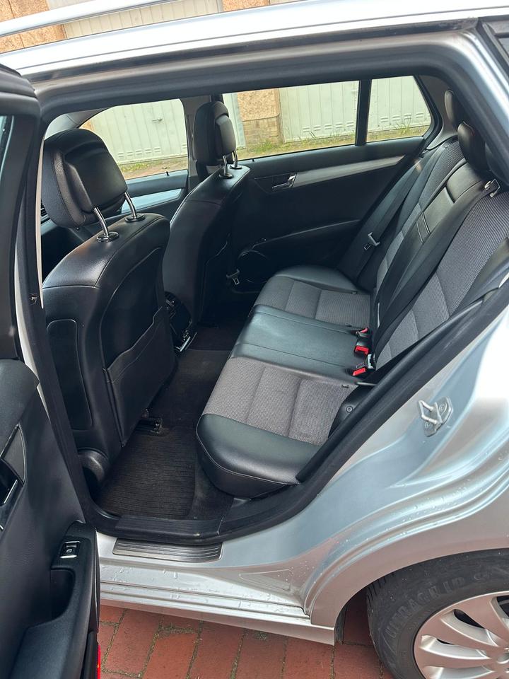 Mercedes Benz 200 2010 — photo 7