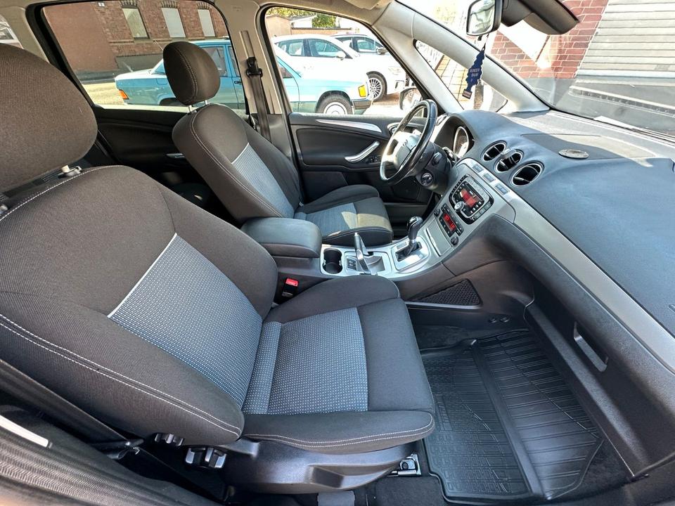 Ford S-Max 2010 — photo 10