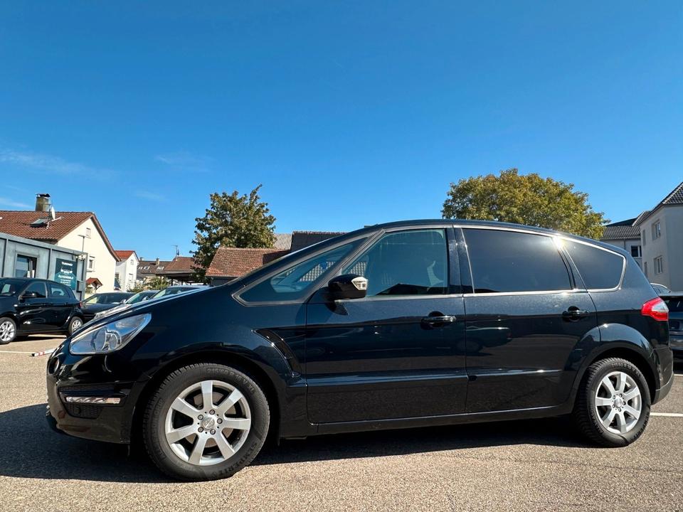 Ford S-Max 2010 — rear view