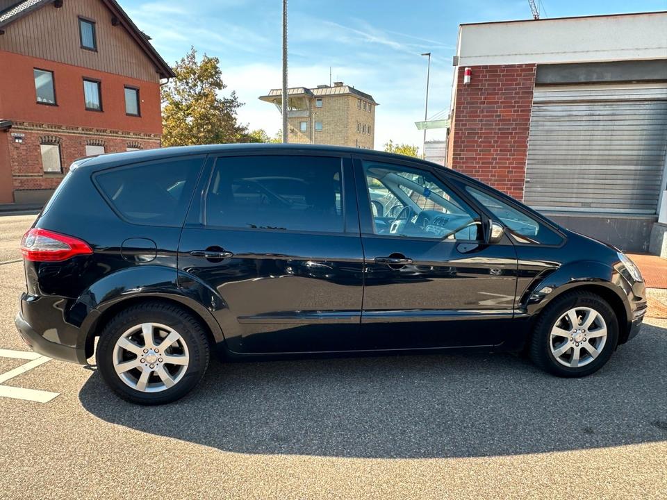 Ford S-Max 2010 — interior