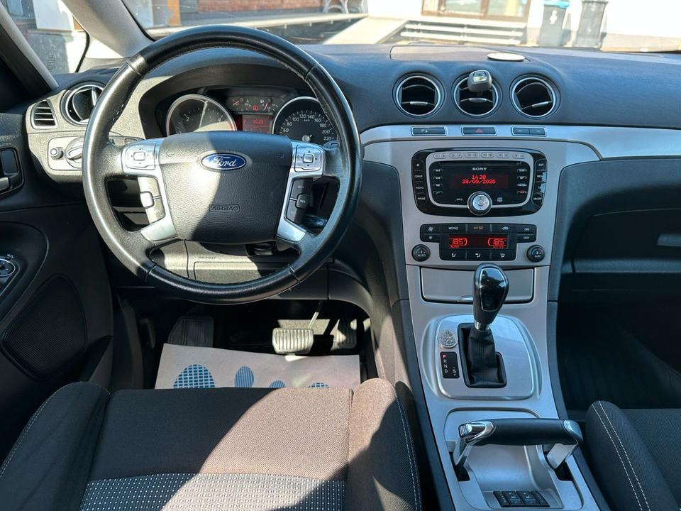 Ford S-Max 2010 — photo 6