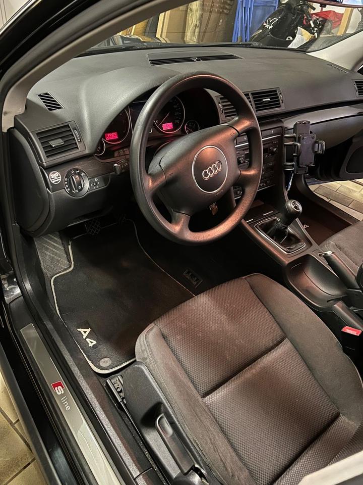 Audi A4 2005 — photo 9