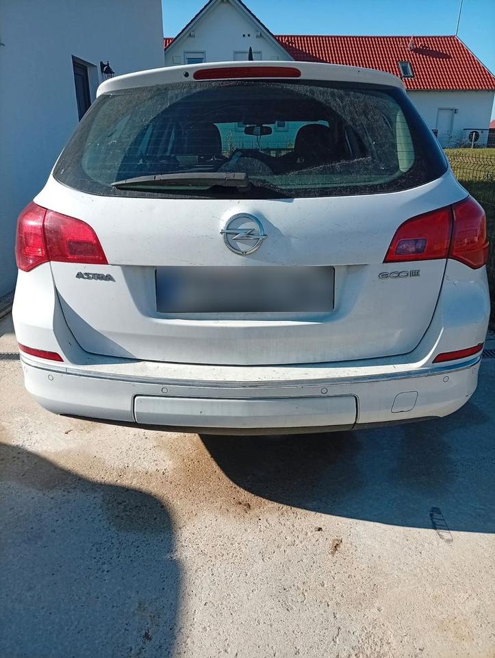 Opel Astra 2015 — photo 8