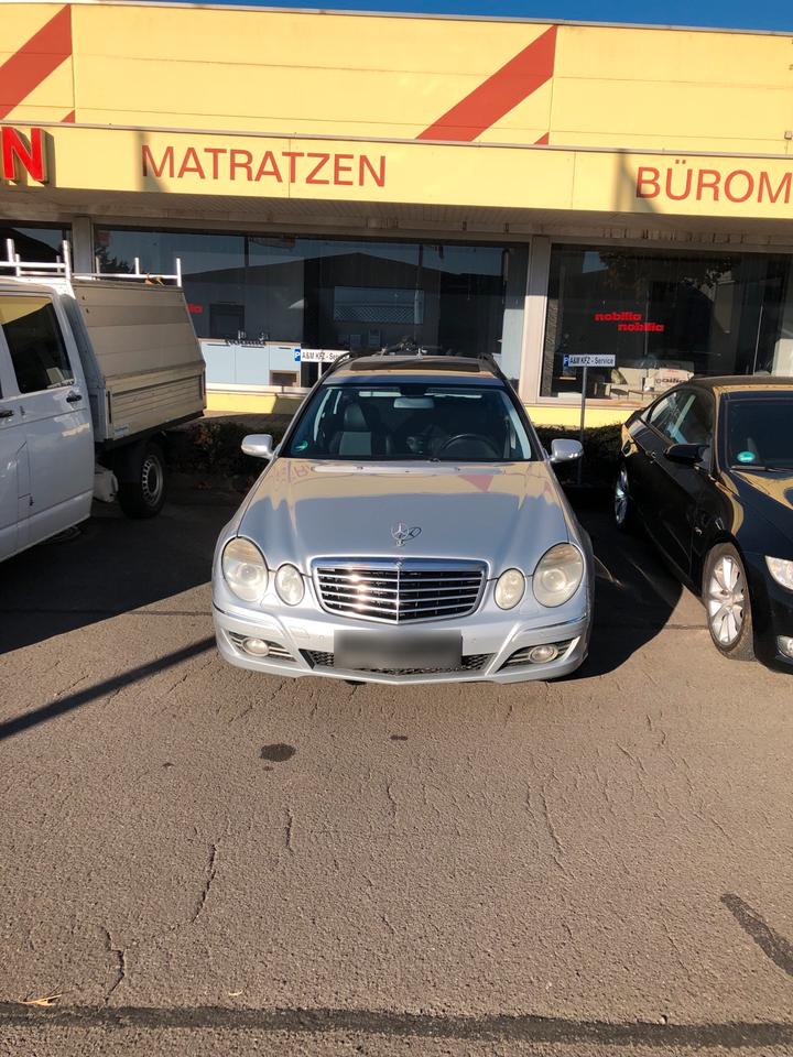 Mercedes Benz E 280 2008 — rear view